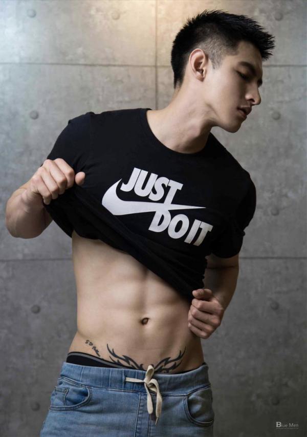 VIRILE-No.02-ebook--bts-video